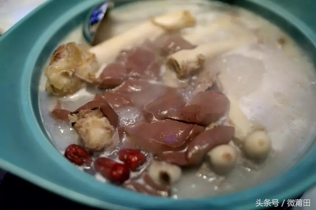 莆田涵江藏着个美食天堂，十里桃花下吃着莆仙味，小编被惊艳到了