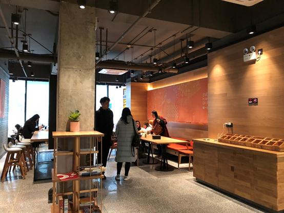 良品铺子告捷史,良品铺子故事店