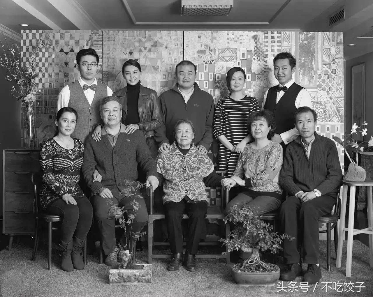 一天只能出2张照片，一张照片要2万，却能够传承100年