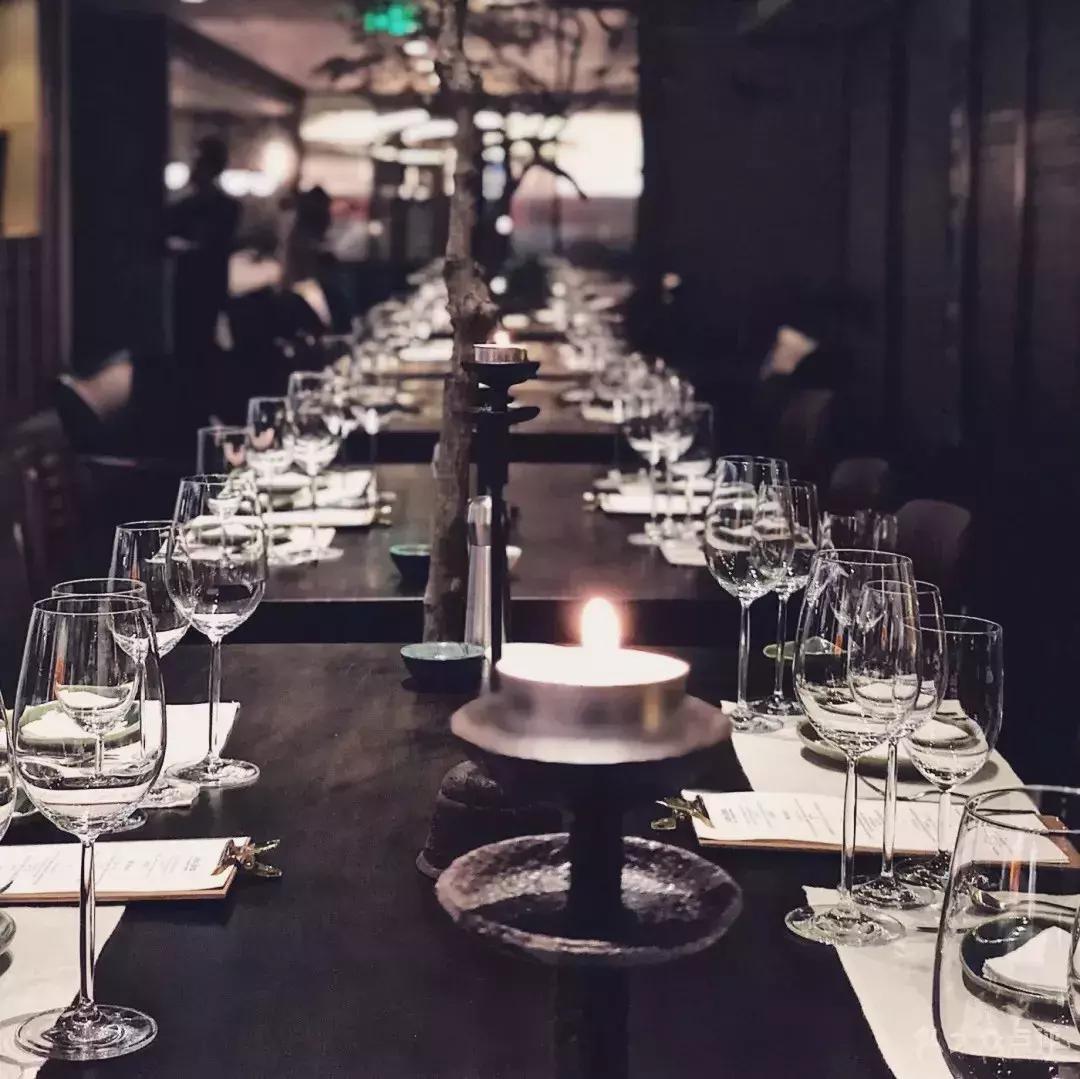 南京西路上高逼格优惠美食轮流来一圈，轻松躲避前任大军