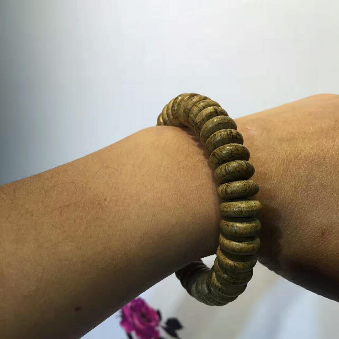 加里曼丹沉香手串有什么寓意,加里曼丹沉香108颗手串怎么搭配