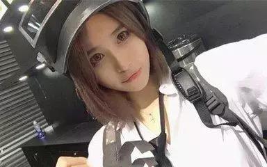 在游戏里怎么跟爱撒娇的女生说话,游戏里如何给女生撒娇