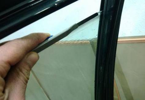 卫生间玻璃胶用久了发霉怎么办,卫生间玻璃胶发霉怎么弄