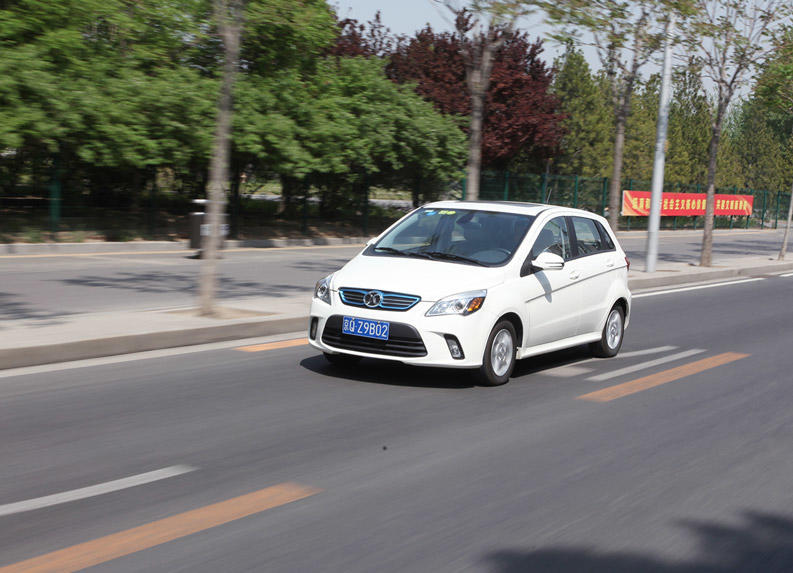 北汽新能源ev200电动车,北汽ev200和ec200有什么区别