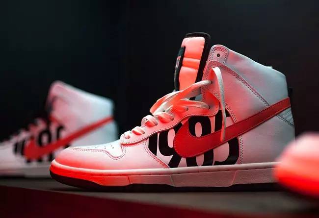 球鞋博主购买yeezy750,球鞋评测yeezy500