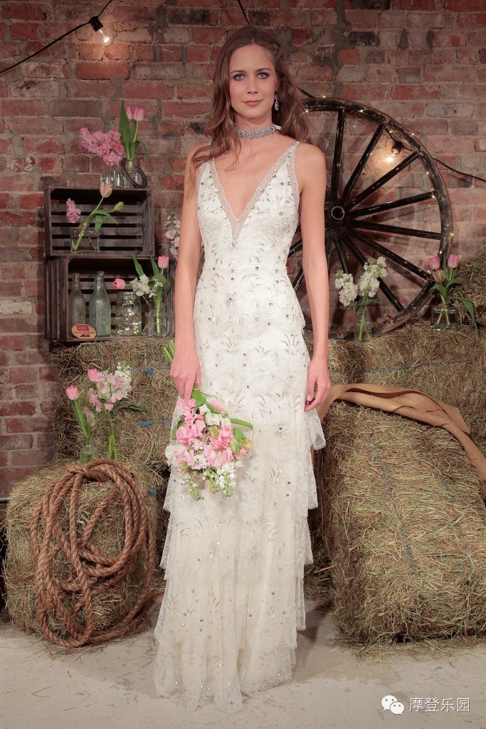 两地办婚礼能够穿两次婚纱吗,婚礼能够穿露脚的婚纱吗