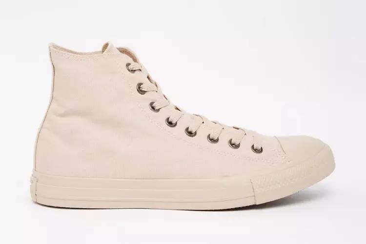 推荐几款百搭运动鞋男 (有哪些百搭的男士休闲鞋)