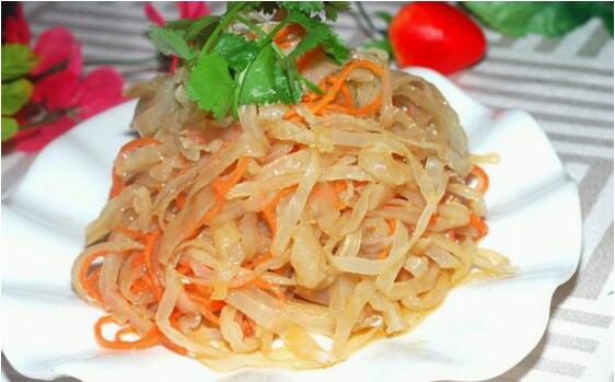 连云港美食小吃剁椒鱼头面,连云港墟沟小吃一条街