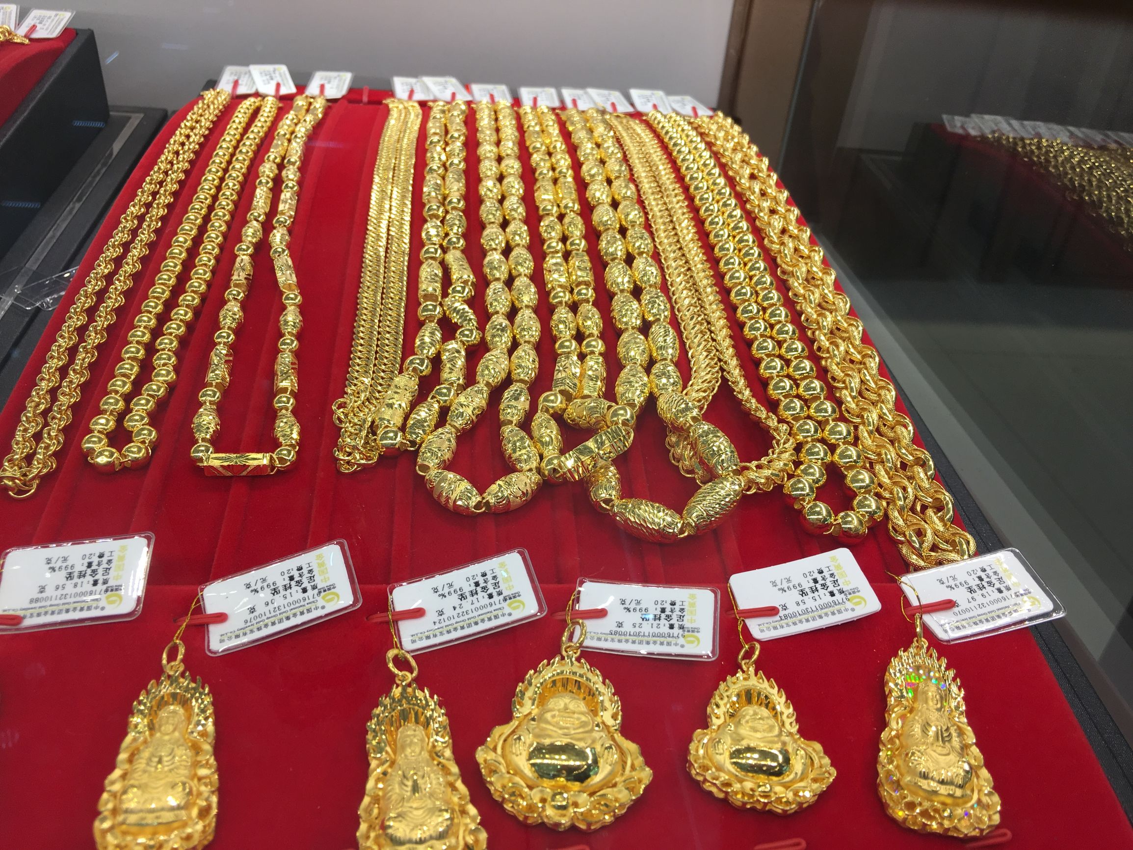 聊城周大福黄金多少钱一克,东莞现在的黄金千足金多少钱一克