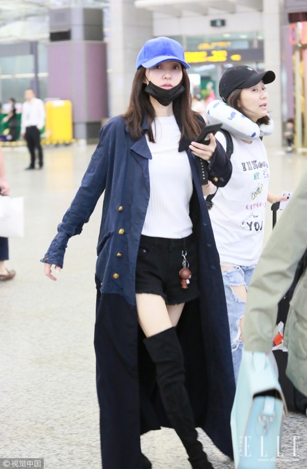 钟楚曦在胡一天身边,钟楚曦抱胡一天