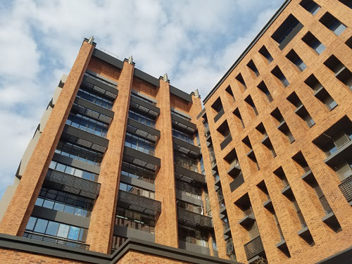 运动贯穿拓东体育馆片区商业生态链C86、金格等满足消费层级