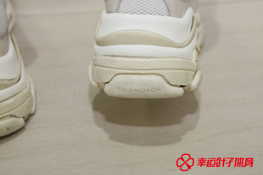 很火的巴黎世家球鞋 (新款巴黎世家球鞋)