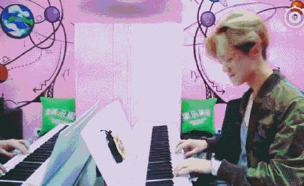 鹿晗开始踢足球了吗,鹿晗踢球怎么样