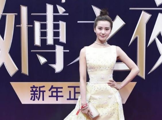 蔡依林红色眼妆,蔡依林紫色艳后造型