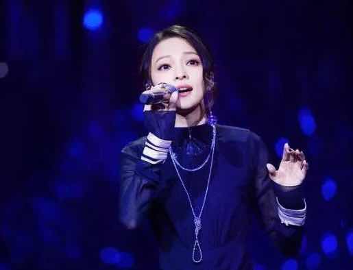 张韶涵歌手2018阿刁完全视频,我是歌手阿刁张韶涵完全视频点评