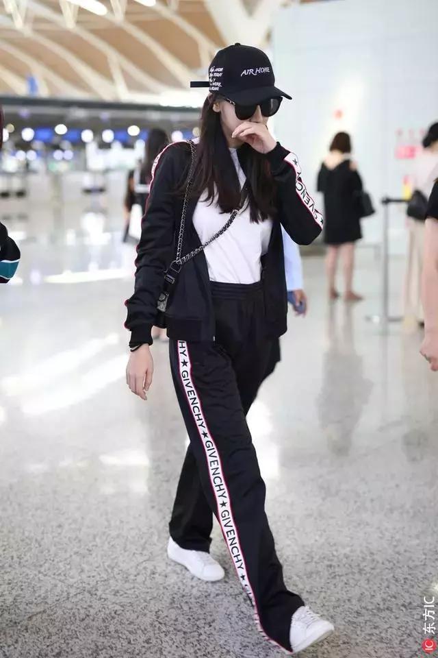 杨幂和热巴穿同款连衣裙,从杨幂赵丽颖到热巴肖战