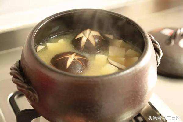 新老式砂锅熬药能够堵漏吗,新买的砂锅怎么处理才不容易破