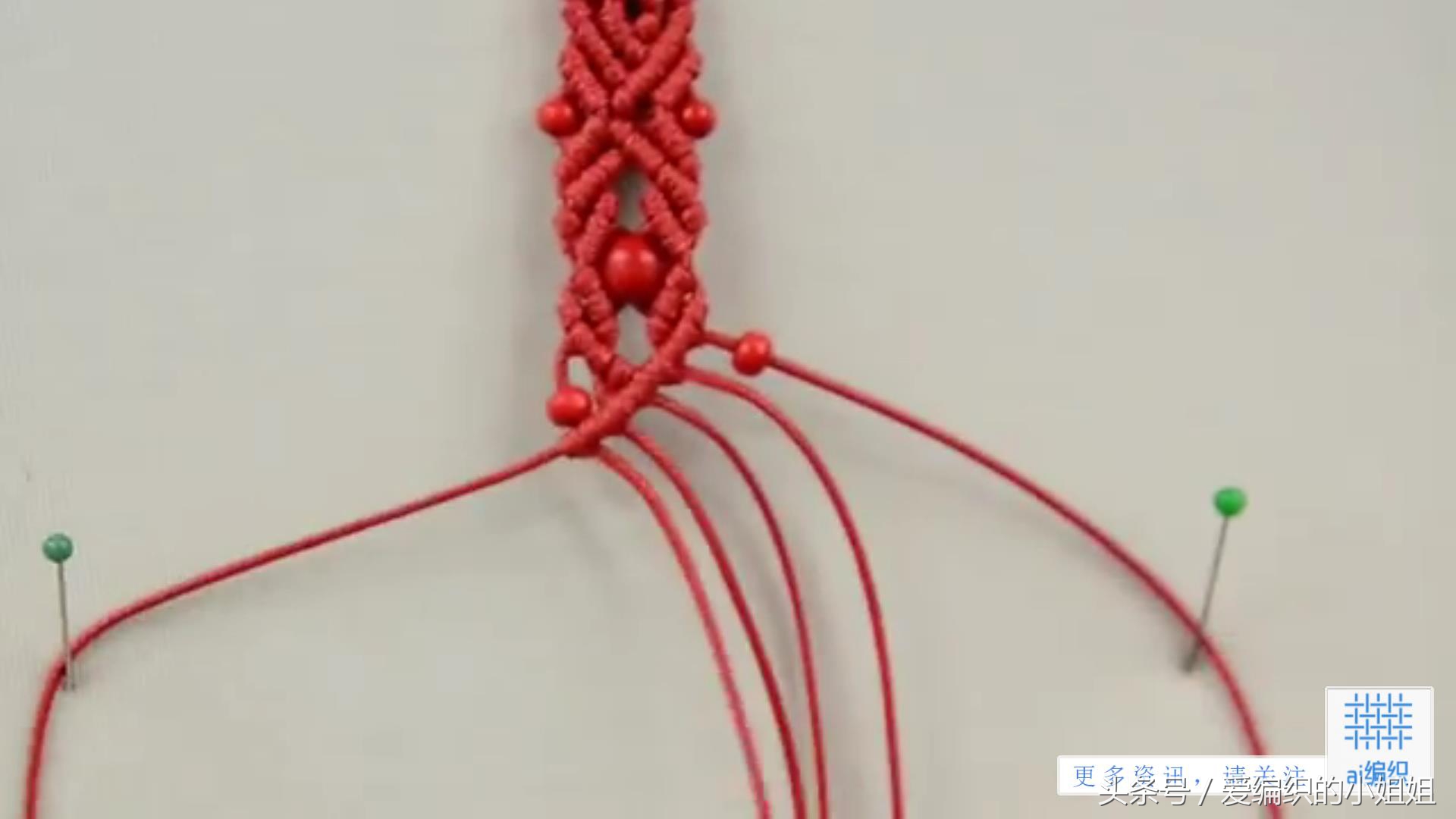 红色手链女款2022年新款编织教程,粉紫色鱼尾轮回手链编织教程