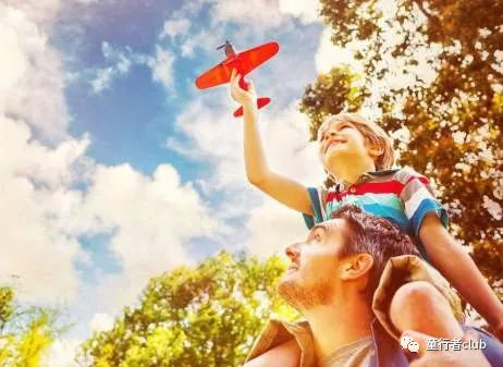 孩子不爱外出整天宅在家里怎么办,自闭症儿童不宁愿出去玩怎么办