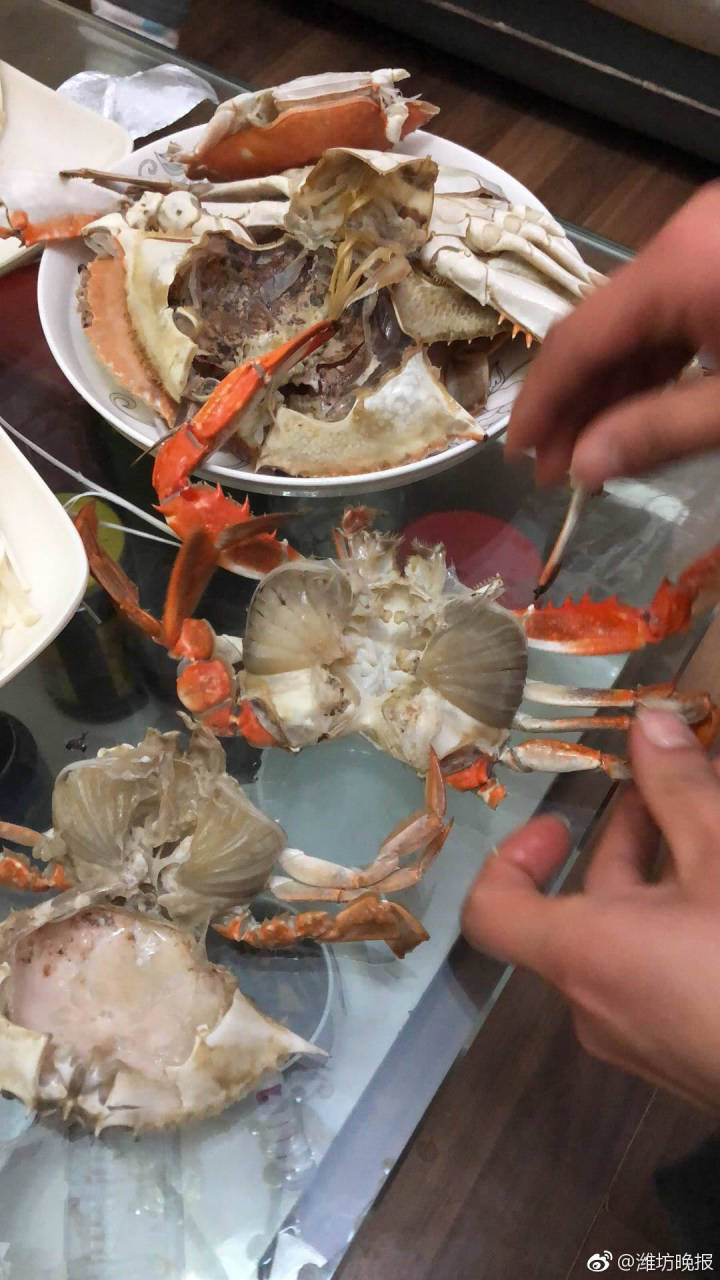 卖冷冻蟹骗局,上门推销冻蟹