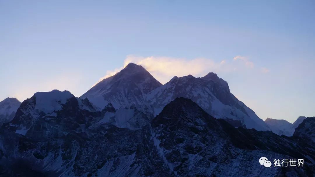 当你还在为生活抱怨,当你还在抱怨生活不易的时候