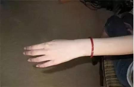 30万玉镯被打碎怎么处理,玉镯被砸掉