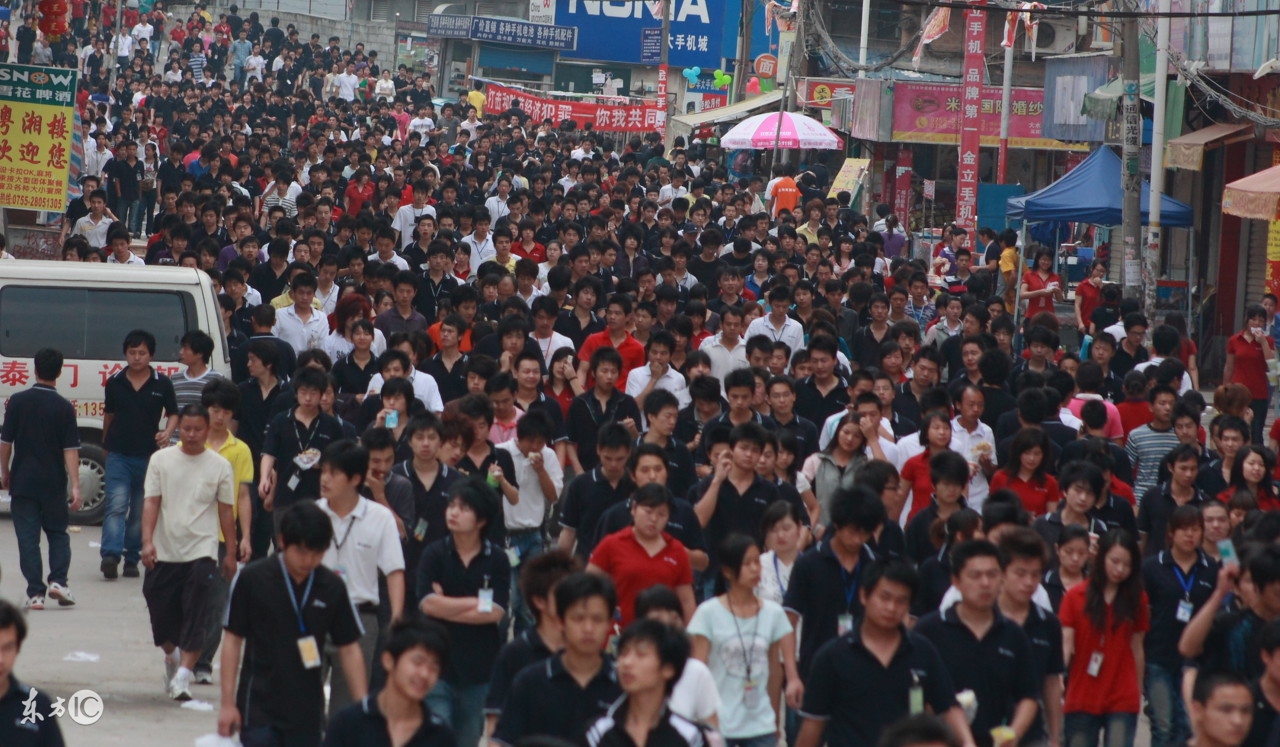 富士康iphone销量断崖式,富士康苹果降价