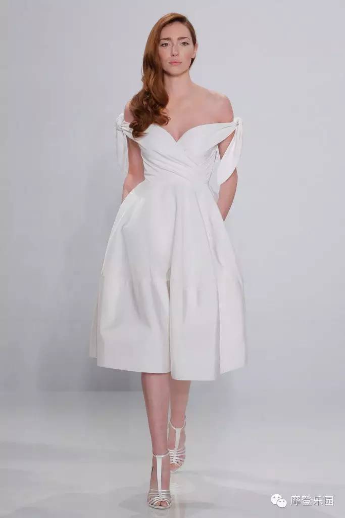 两地办婚礼能够穿两次婚纱吗,婚礼能够穿露脚的婚纱吗