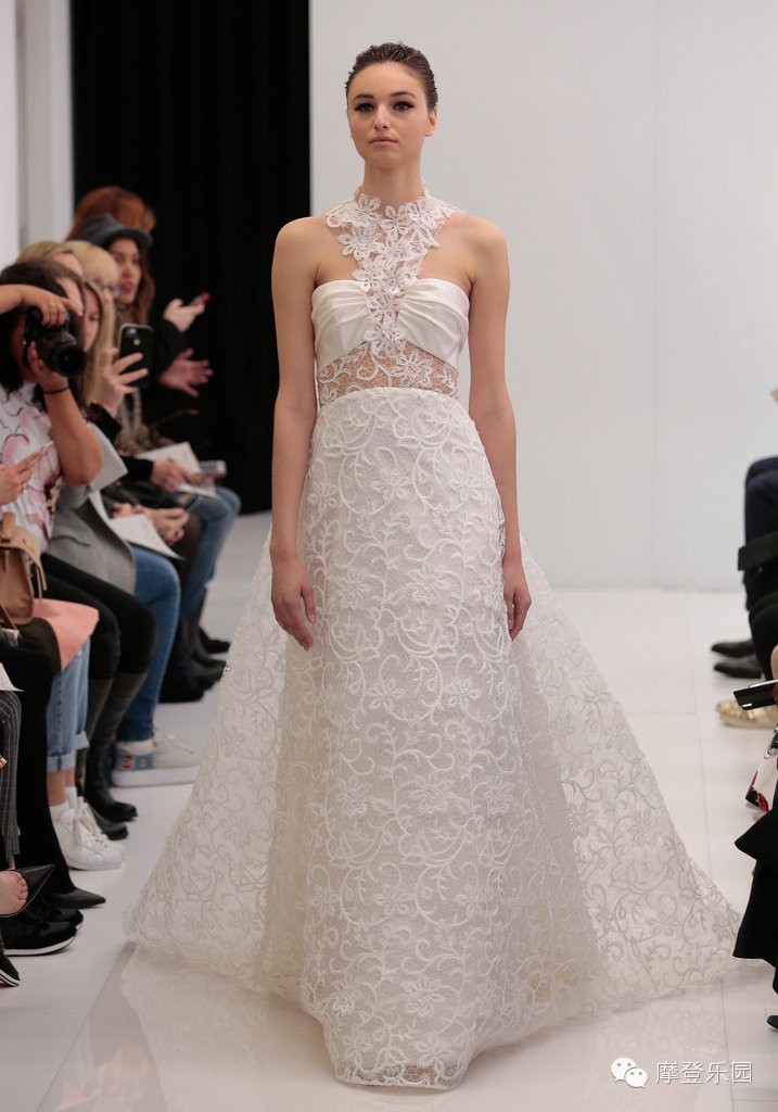 两地办婚礼能够穿两次婚纱吗,婚礼能够穿露脚的婚纱吗