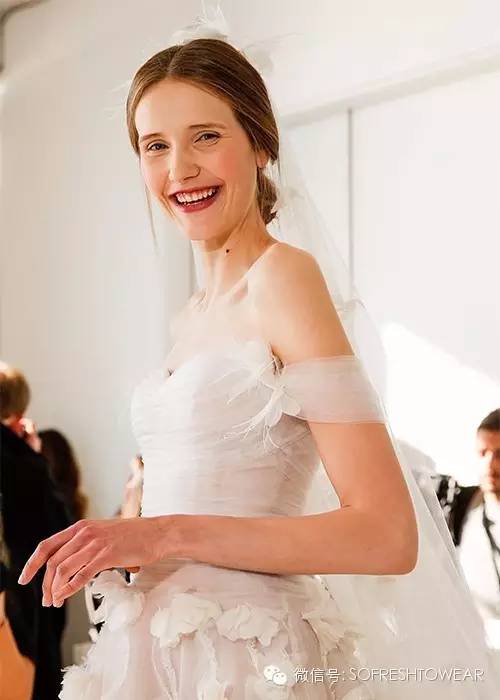 现在结婚流行穿什么的婚纱,2020最流行的婚礼婚纱款式