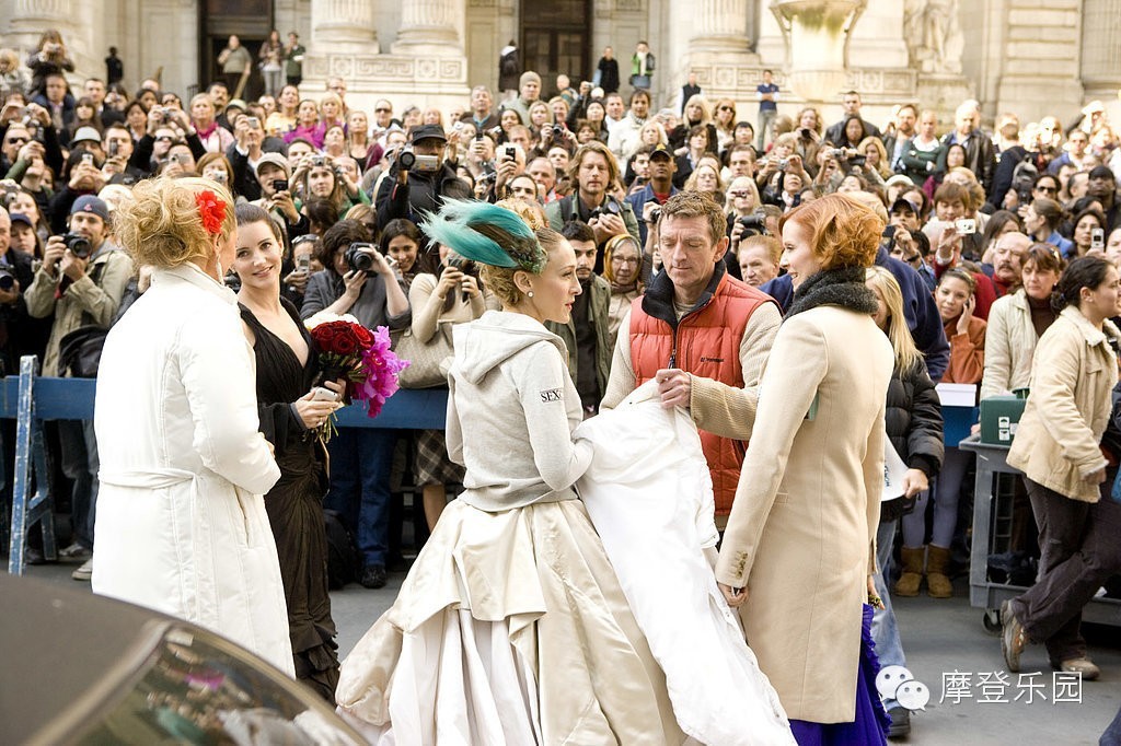 两地办婚礼能够穿两次婚纱吗,婚礼能够穿露脚的婚纱吗