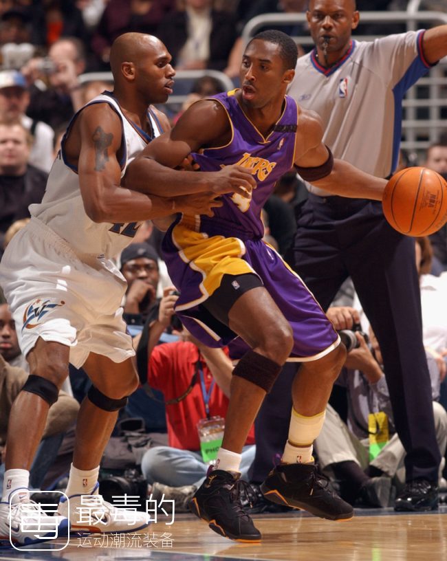 传奇落幕——科比职业生涯赛场球鞋完全回顾