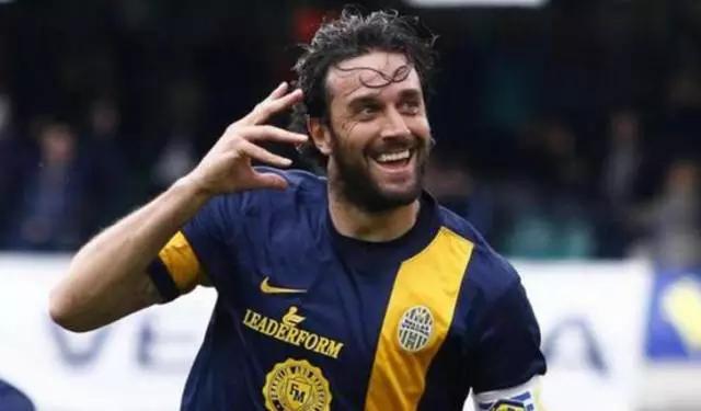 足球毕业季视频,毕业季不说再见歌曲