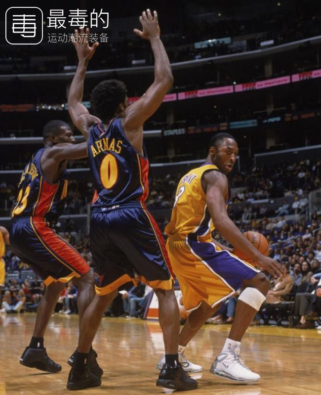 传奇落幕——科比职业生涯赛场球鞋完全回顾