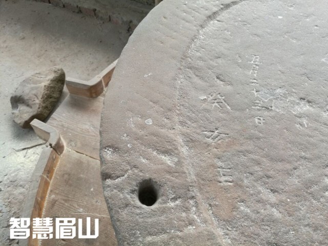 眉山百年古水碾“强悍”依旧，碾出米来“香得很”！
