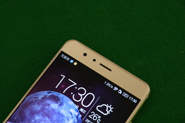 荣耀v82k屏更舒适吗,荣耀v8游戏怎样