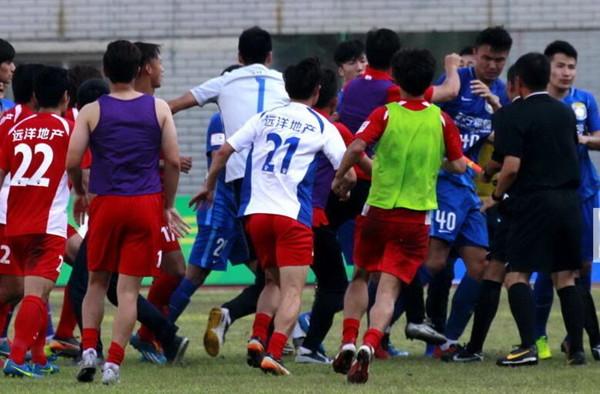 法律行家：武汉宏兴的球场*力暴**已构成4项犯罪事实，能够量刑！