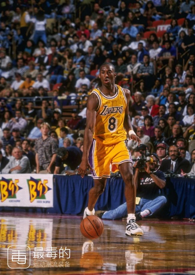 传奇落幕——科比职业生涯赛场球鞋完全回顾