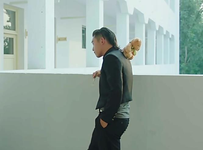 那年青春我们正好个屁啊，角色造型照抄日本不良少年