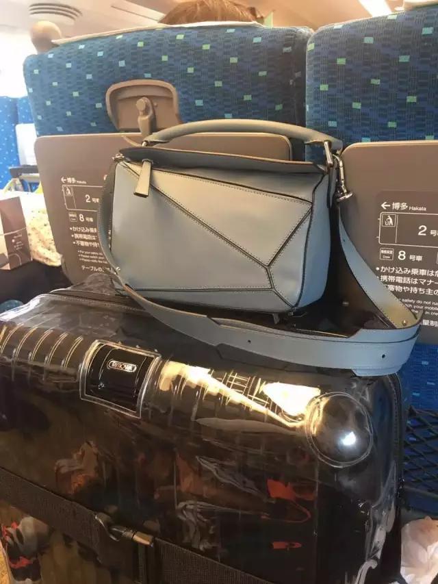 大牌包包有哪些实用耐背的,撞包的原因