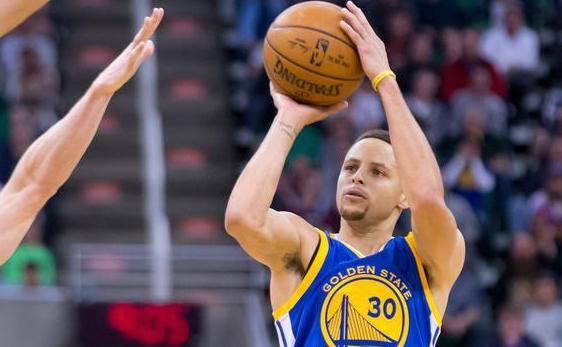 三年前的库里,库里四年前的视频