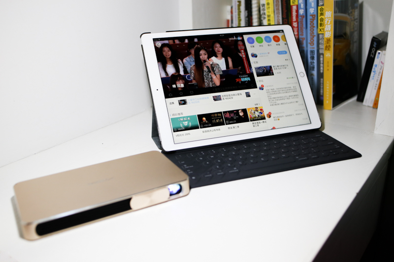 极米z4爵色支持激光翻页笔吗,极米z4爵色和极米z4air