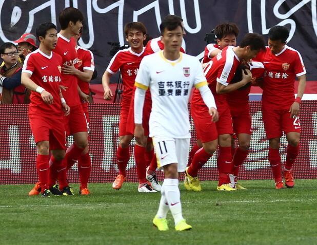 亚泰4比0胜延边预备队,金承大过张琳芃