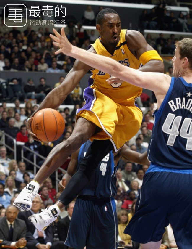 传奇落幕——科比职业生涯赛场球鞋完全回顾