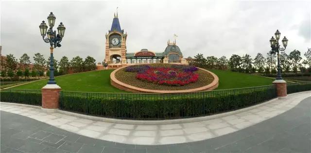 上海迪士尼官方导览第一天，我们收获了如下游园技巧