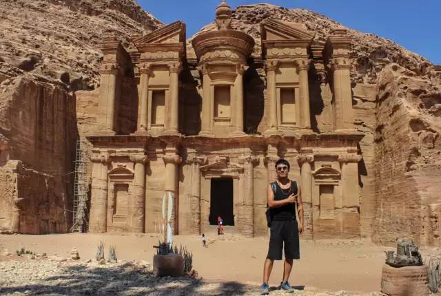 旅行叫他变沧桑，也叫他犯二，但还是死性不改