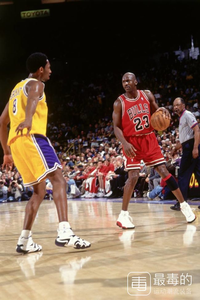 传奇落幕——科比职业生涯赛场球鞋完全回顾