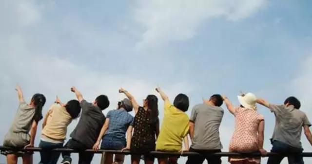 足球毕业季视频,毕业季不说再见歌曲