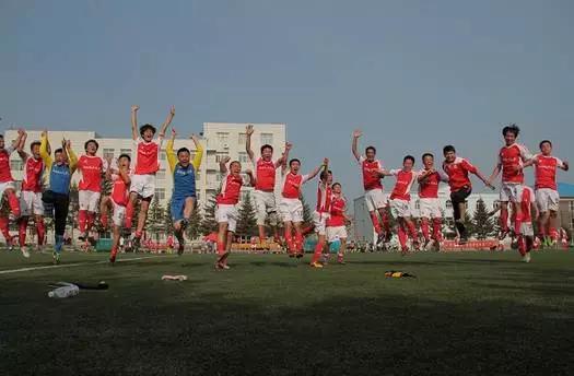 足球毕业季视频,毕业季不说再见歌曲