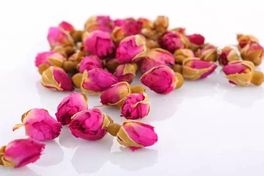 经期玫瑰花茶,合适女性的玫瑰花养生茶